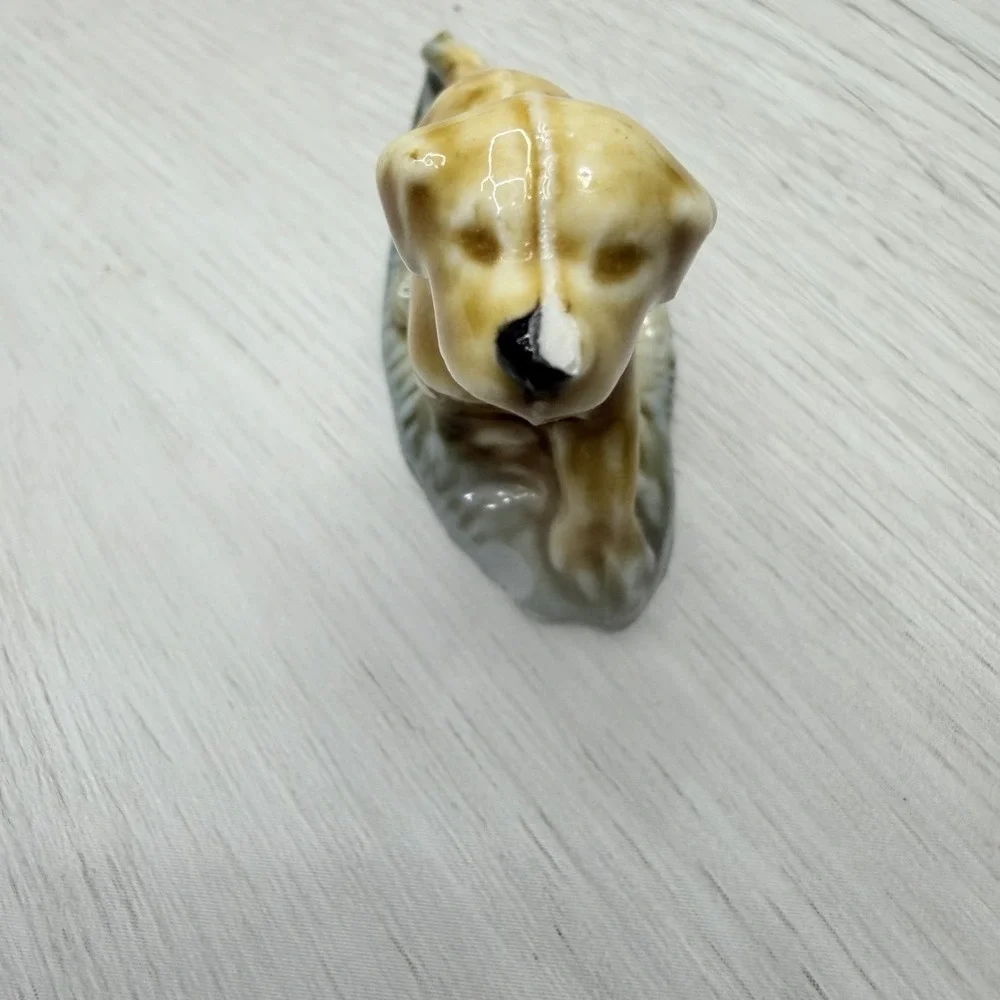 Wade England Porcelain Dog Figurine Golden Retriever Spaniel Oval Base 2 inch
